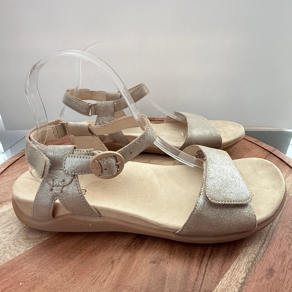 Strive Ankle Strap Sandals Womens 9 Gold New Metallic Orthotic Comfort